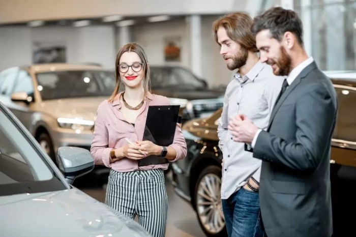 Siempre estás igual. deberías comprarte un carro